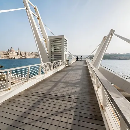 Steps Away From The Sea In Apartment