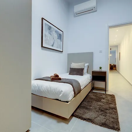 Steps Away From The Sea In Σλιέμα