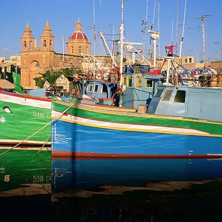 Steps Away From The Sea In * Sliema