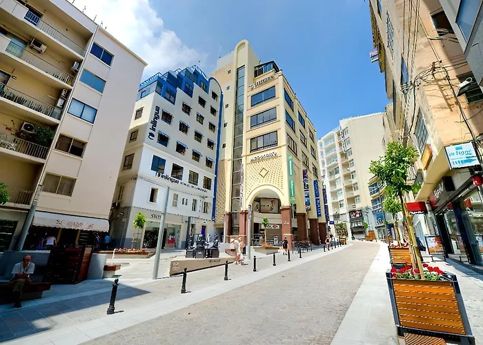 Apartment Steps Away From The Sea In *